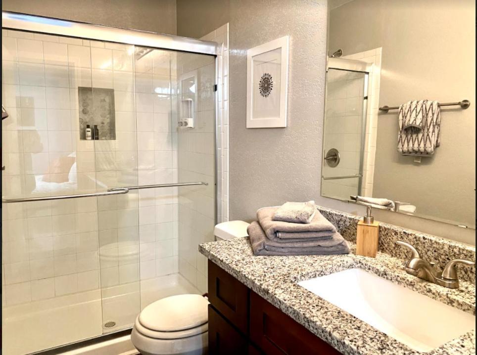 Private Bedroom Suite - Communal House Near Integris Oklahoma City Esterno foto